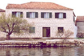 Croaţia Privát Pašman, Exteriorul